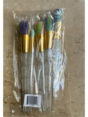 Set of 5 Makeup Brushes